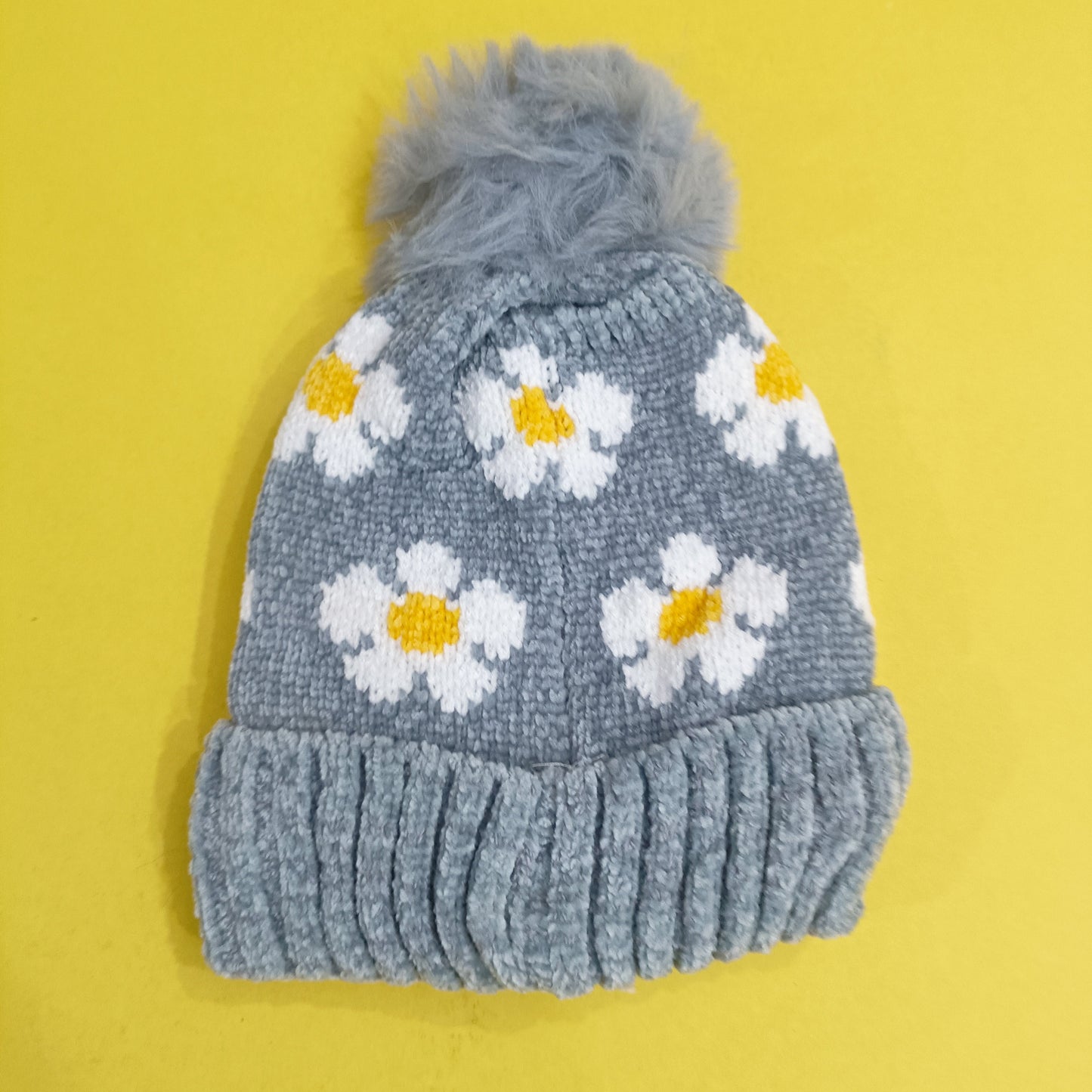 Imported Woolen Cap Flowers