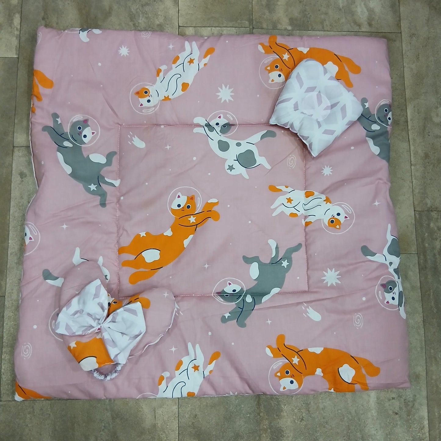 Bow Hearts Ribbon Carry Nest pink cat