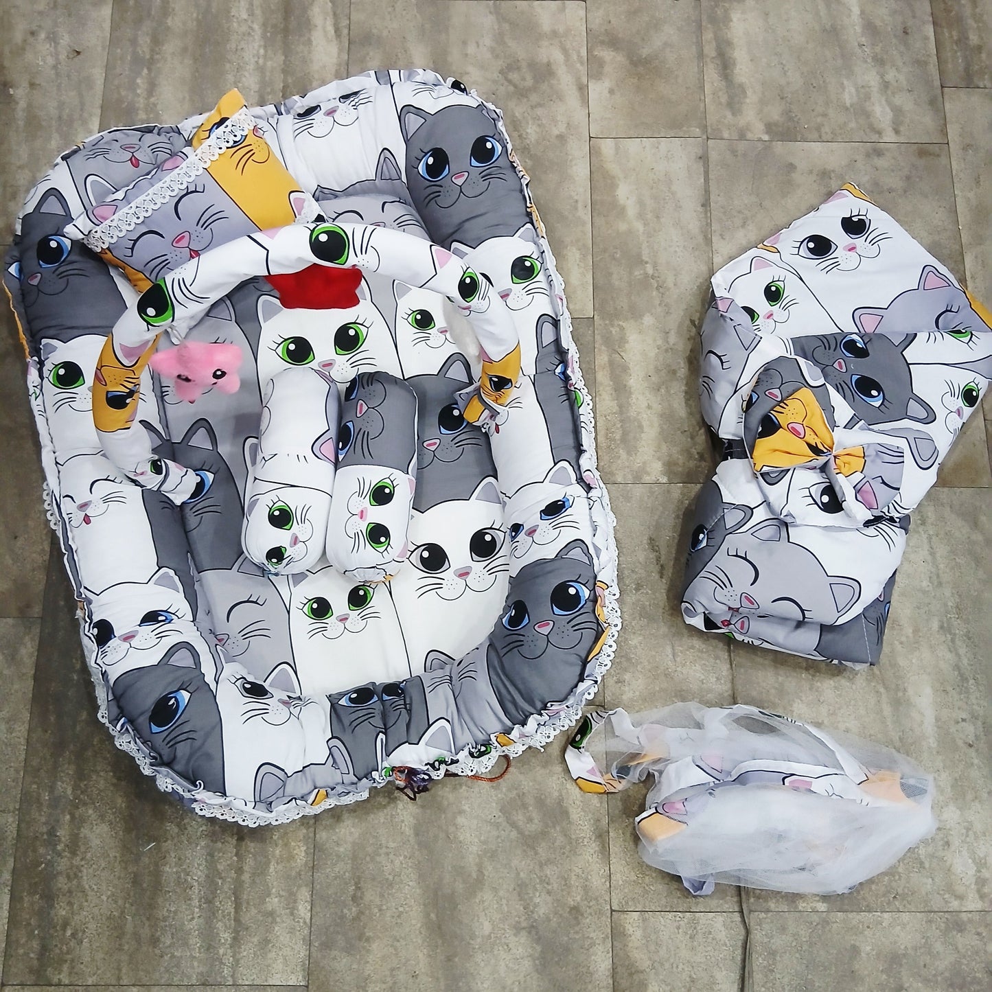 6 Pieces Rattle snuggle grey multi cats