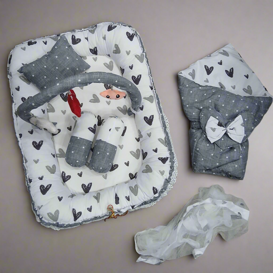 6 Pieces Rattle snuggle grey hearts