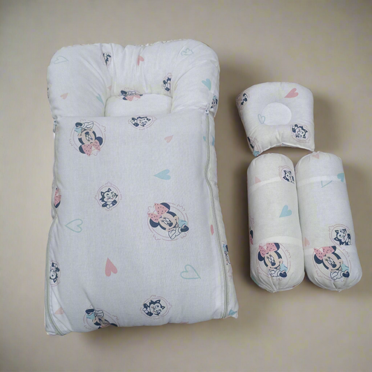 Carry Nest With Pillow White Mickey - vol 20
