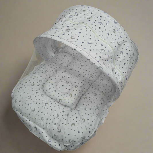 Mosquito Net white black star moon