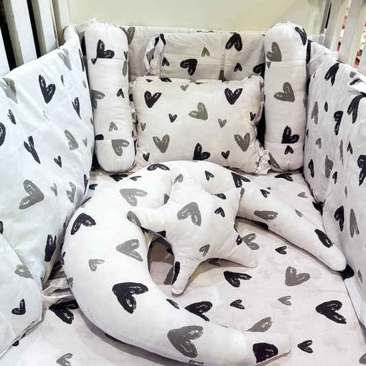 8 Pieces Cot Set white hearts