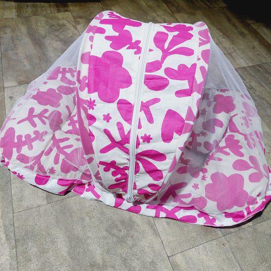 Mosquito Net pink leaf hearts