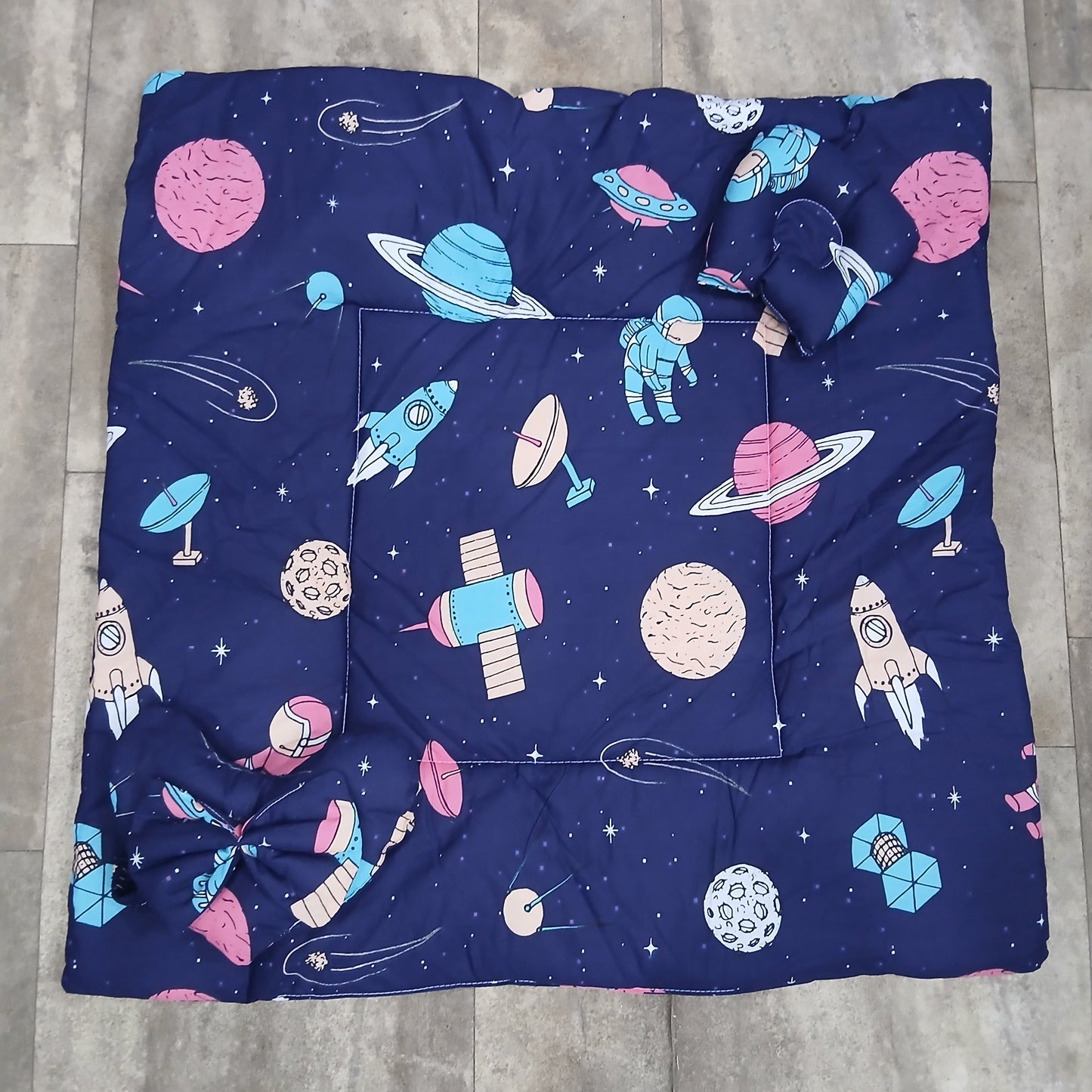 Bow Hearts Ribbon Carry Nest blue planet