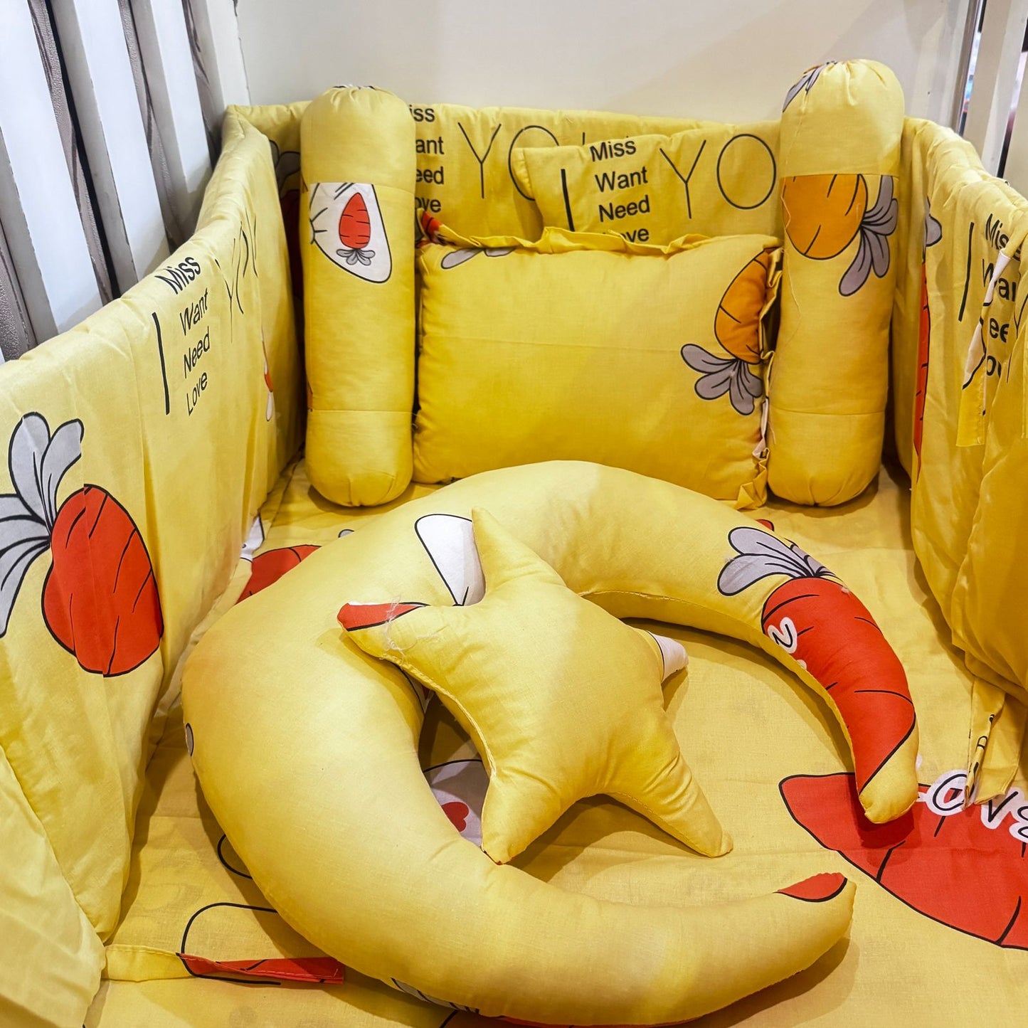 8 Pieces Cot Set yellow Rabbit